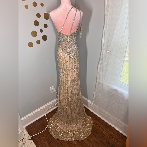 EUC Sherri Hill Style 53913 One Shoulder Gown - Picture 7 of 16